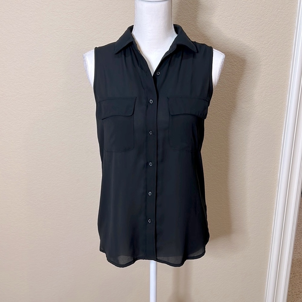 Who What Wear Button Down Sleeveless Blouse